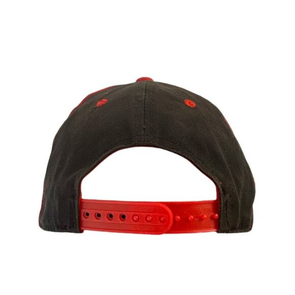Star Wars Millennium Falcon Snap-Back Sports Cap Size OS in Black and Red - Picture 2 of 7